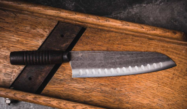 Кухонный нож кованый  Santoku  TUO H908008